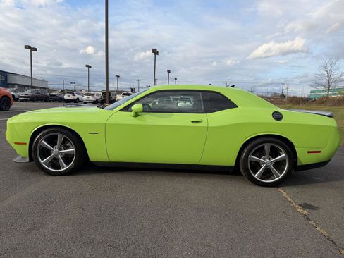 Used 2015 Dodge Challenger R/T image 3