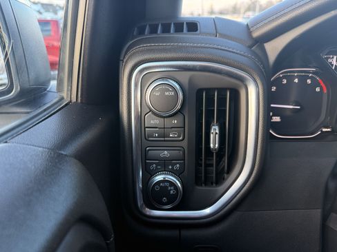 Used 2022 GMC Sierra 1500 SLE image 15