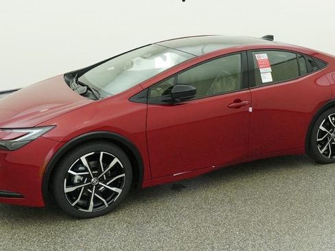New 2026 Toyota Prius Plug-In Hybrid FWD image 11