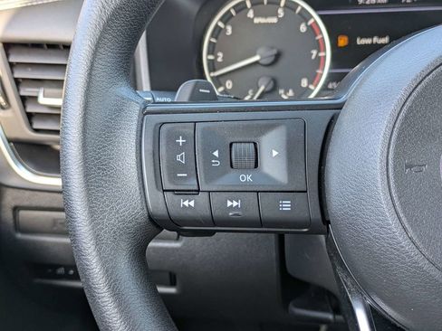 Used 2021 Nissan Rogue S image 23