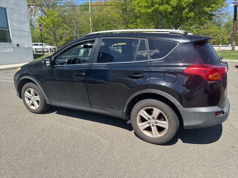 Used 2013 Toyota RAV4 XLE AWD/4WD image 17