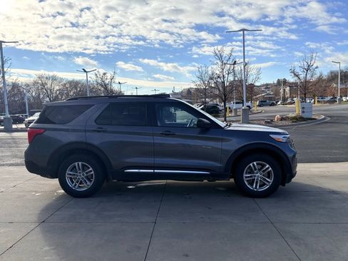 Used 2024 Ford Explorer XLT w/ Equipment Group 202A image 5