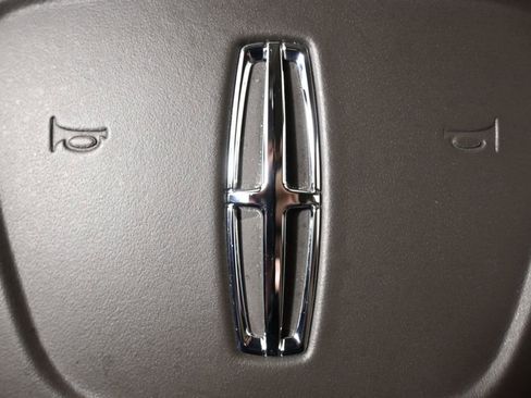 Certified 2021 Lincoln Nautilus Reserve image 35