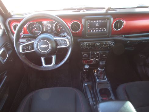 Used 2019 Jeep Wrangler Unlimited Rubicon w/ Cold Weather Group AWD/4WD image 16