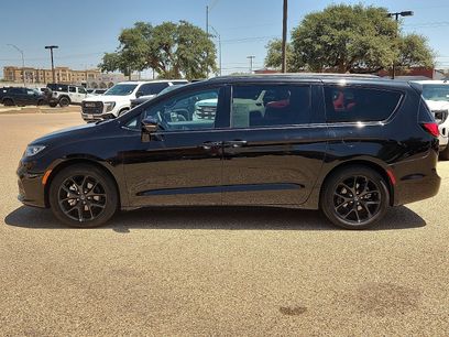 Used 2025 Chrysler Pacifica Limited