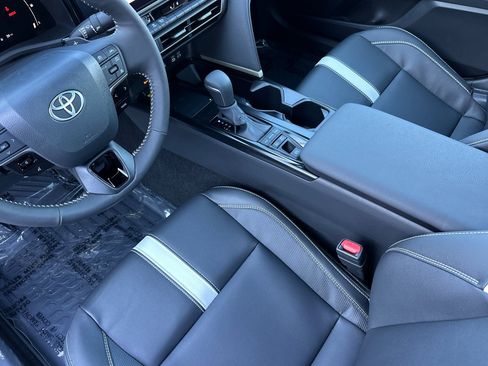 New 2026 Toyota Camry Hybrid w/ Multimedia Upgrade Package image 8