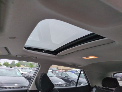 New 2026 Hyundai Venue SEL FWD image 33