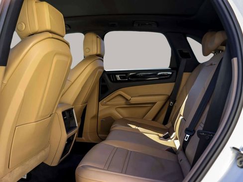 Used 2019 Porsche Cayenne image 29