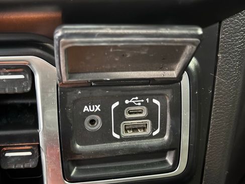 Used 2021 Jeep Wrangler Unlimited Sport image 33