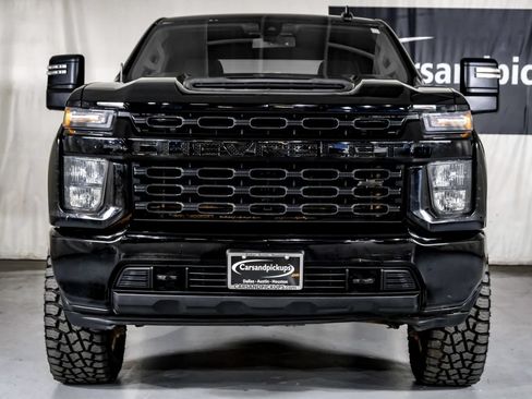 Used 2022 Chevrolet Silverado 2500 Custom w/ Custom Value Package AWD/4WD image 3