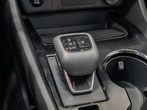Used 2025 Nissan Rogue SV AWD/4WD image 23