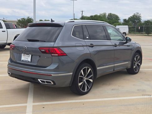 Used 2022 Volkswagen Tiguan SEL R-Line AWD/4WD image 3