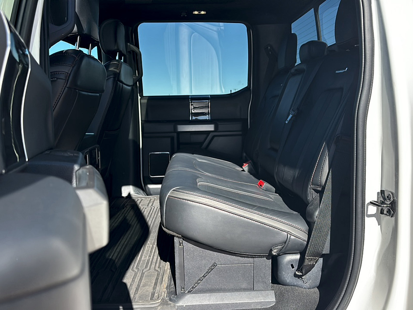 Used 2022 Ford F450 Platinum w/ Camper Package AWD/4WD image 14