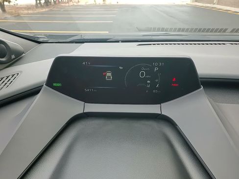 Used 2024 Toyota Prius Limited w/ Limited Premium Package image 27