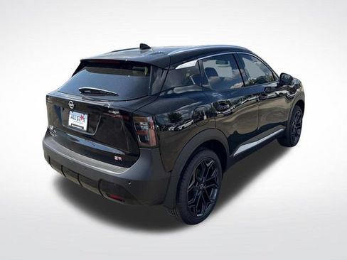 New 2025 Nissan Kicks Play S FWD image 10