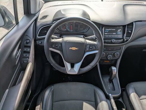 Used 2017 Chevrolet Trax LT w/ LT Convenience Package image 13