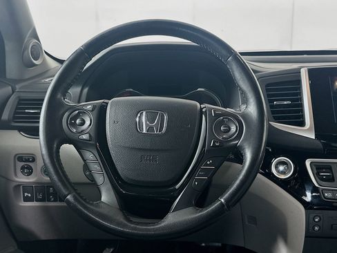 Used 2017 Honda Pilot Elite image 18