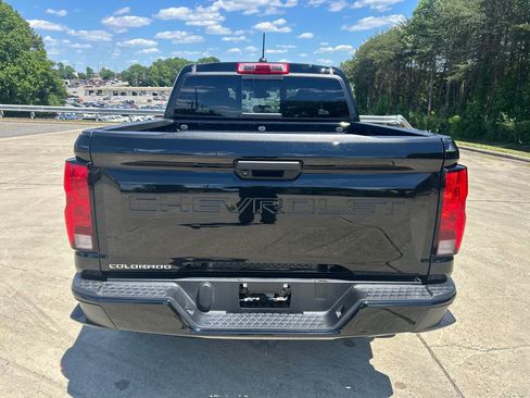 Used 2023 Chevrolet Colorado Trail Boss AWD/4WD image 5