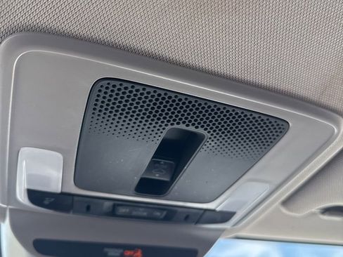 Certified 2025 Honda HR-V EX-L image 17