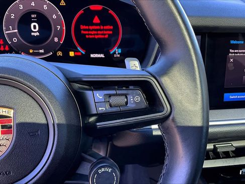 Used 2024 Porsche Cayenne image 67