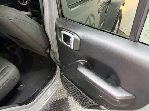 Used 2020 Jeep Wrangler Unlimited Sport S AWD/4WD image 15