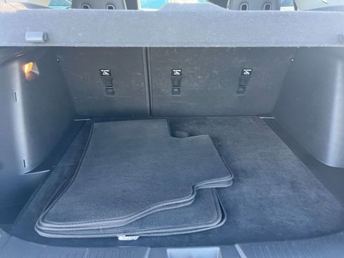 Used 2025 Chevrolet Trax LT w/ LT Convenience Package image 32