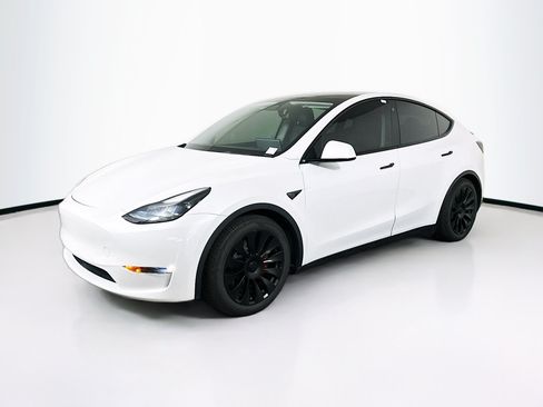 Used 2022 Tesla Model Y Performance AWD/4WD image 3