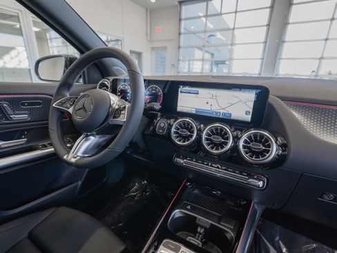 Certified 2025 Mercedes-Benz GLA 250 4MATIC image 24