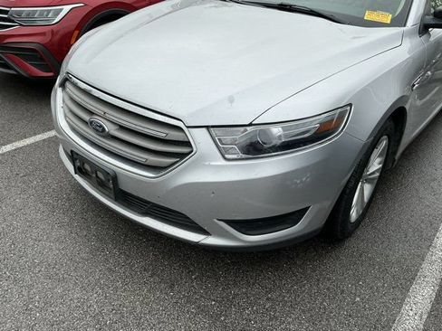 Used 2018 Ford Taurus SE FWD image 13