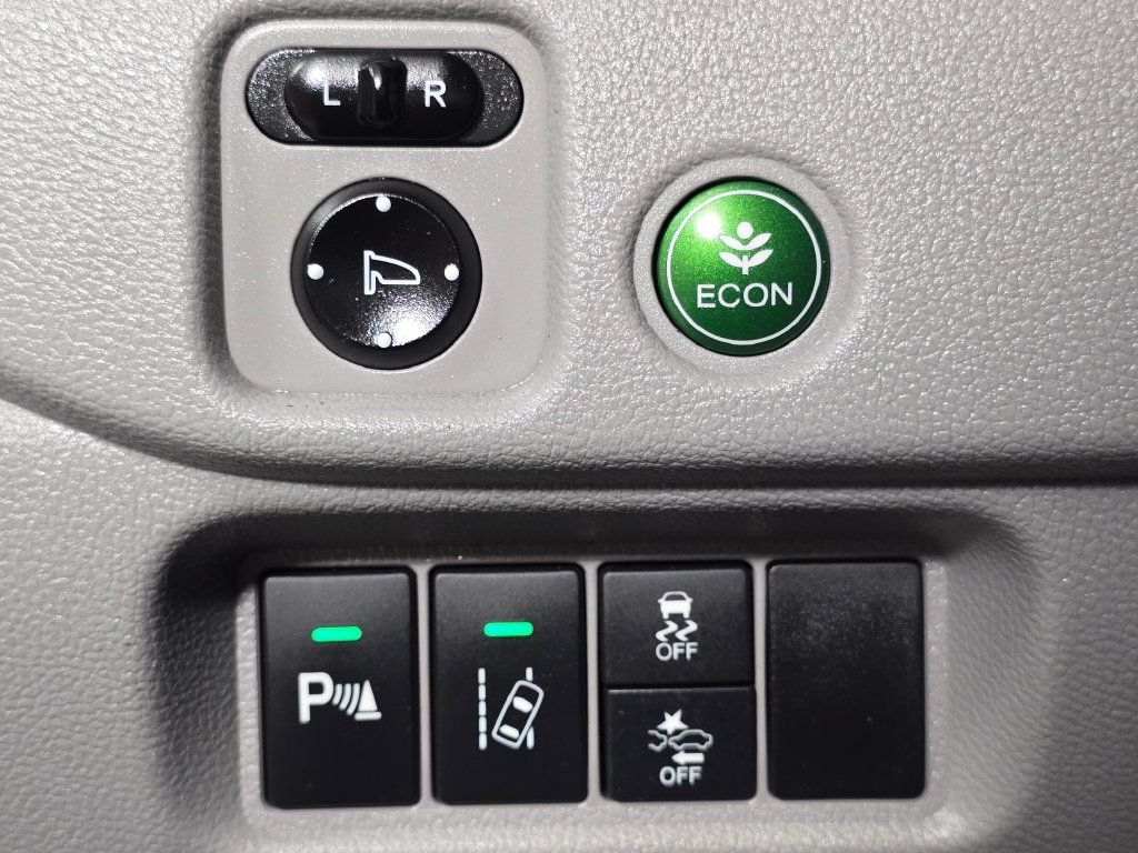 Used 2018 Honda Pilot Touring image 32