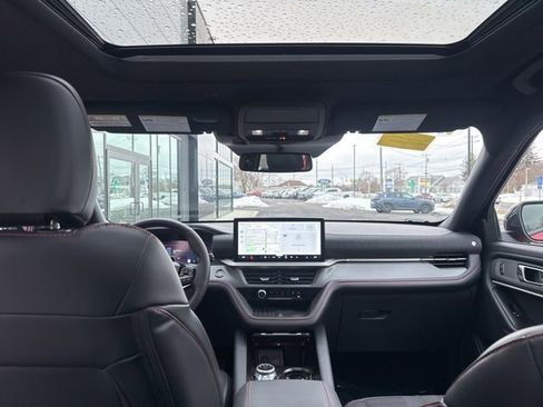 Used 2025 Ford Explorer ST-Line w/ Premium Package image 14