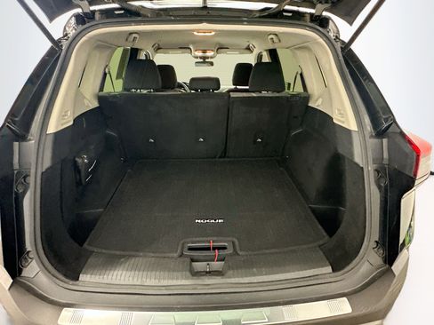 Used 2023 Nissan Rogue SV image 29