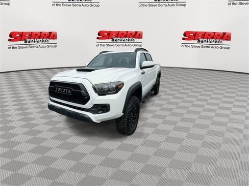 Used 2017 Toyota Tacoma TRD Pro image 5