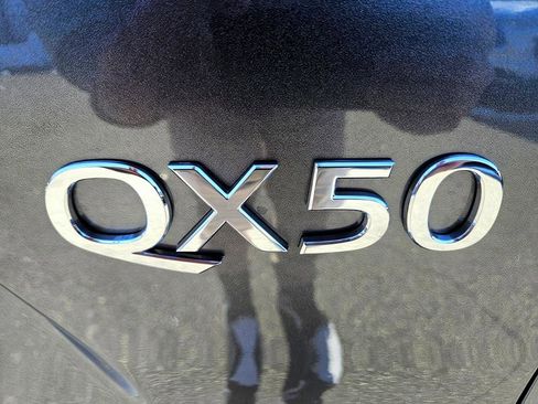 New 2025 INFINITI QX50 Luxe image 15