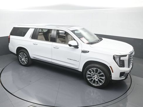 Used 2026 GMC Yukon XL Denali w/ Denali Reserve Package AWD/4WD image 66