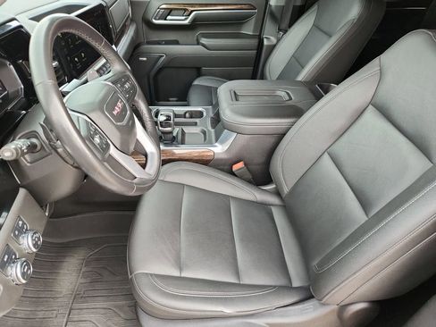 Used 2022 GMC Sierra 1500 Elevation w/ Elevation Premium Package image 9