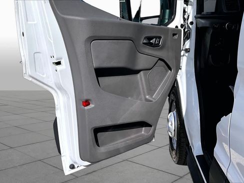 Used 2025 Ford Transit 250 148 Medium Roof Extended AWD image 23