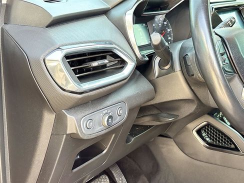 Used 2021 Chevrolet TrailBlazer LT w/ Premium Seating Package FWD image 10
