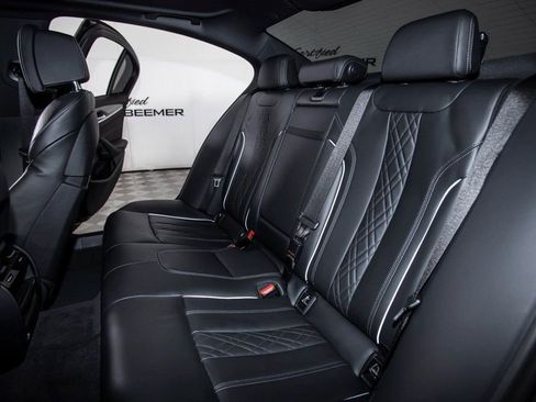 Used 2023 BMW M550i xDrive image 35