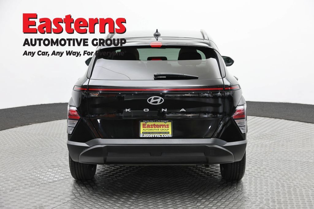 Used 2024 Hyundai Kona SEL FWD image 7