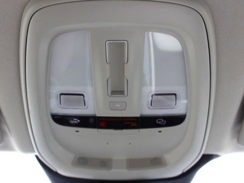 Certified 2023 Volvo XC60 B5 Plus AWD/4WD image 39