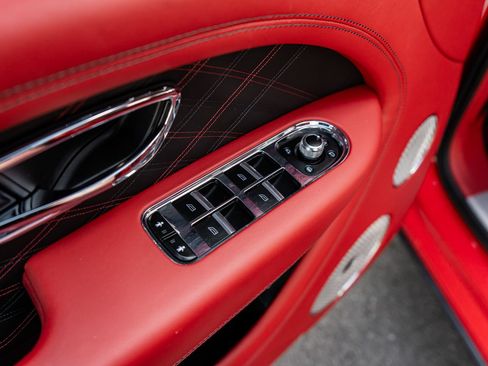 Certified 2023 Bentley Bentayga Extended Wheelbase AWD/4WD image 25