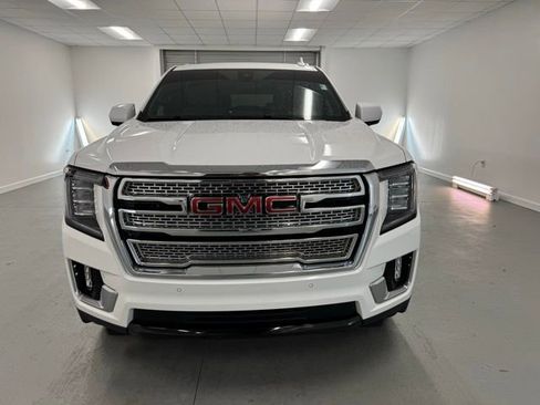 Used 2022 GMC Yukon XL SLE image 2