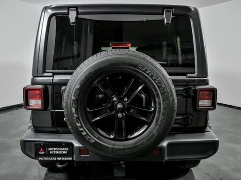 Used 2020 Jeep Wrangler Unlimited Sahara image 10