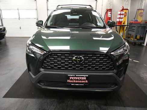 Used 2023 Toyota Corolla Cross LE w/ Moonroof Package AWD/4WD image 2