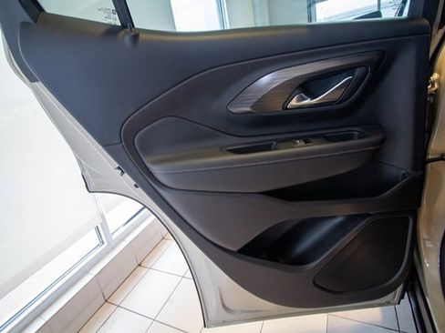 Certified 2023 GMC Terrain SLE w/ Driver Convenience Package image 9