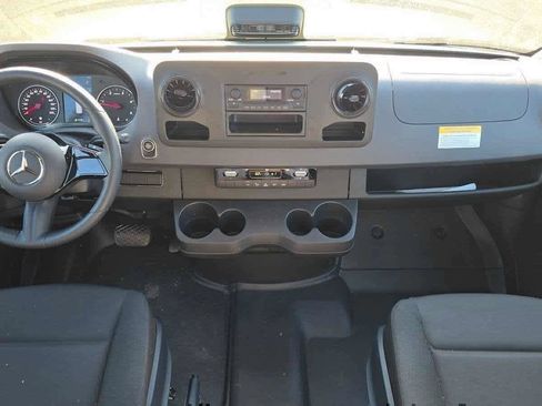 Used 2025 Mercedes-Benz Sprinter 2500 image 15
