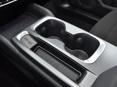 New 2026 Chevrolet Equinox EV LT image 16