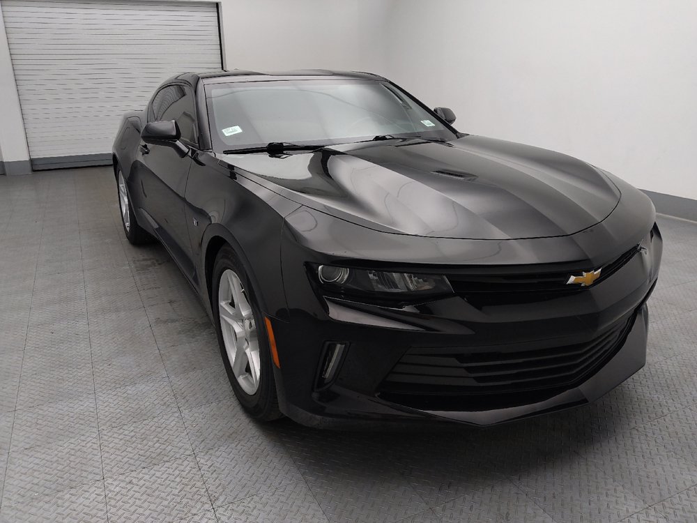 Used 2018 Chevrolet Camaro LT RWD image 14