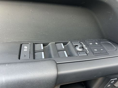 Used 2025 Land Rover Defender 110 S AWD/4WD image 29
